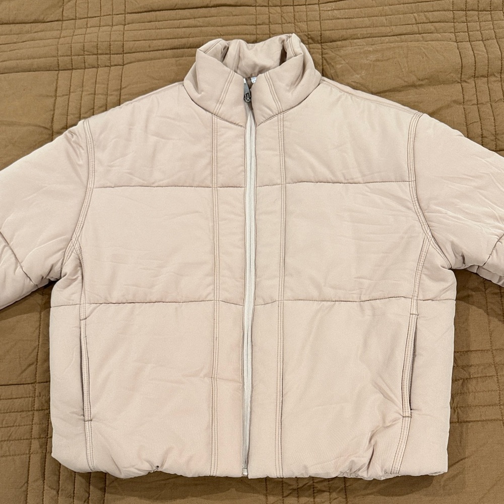 Travis Mathew Women's Soft Cream Puffer Jacket